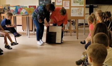Tropiciele w Bibliotece Pedagogicznej – magiczna książka